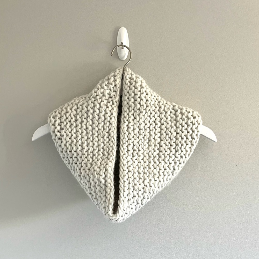 Abercrombie & Fitch White Knit Infinity Scarf